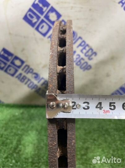 Тормозной диск передний правый Chrysler Cirrus Lxi