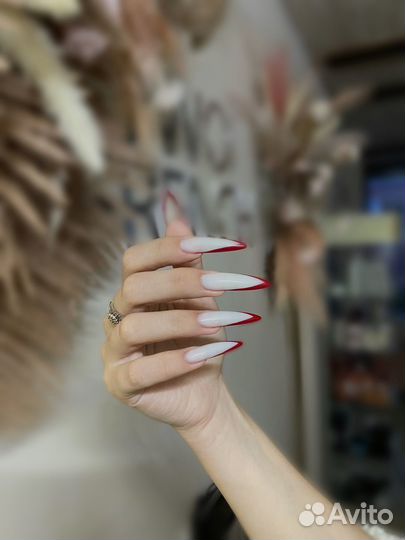 Модель на маникюр