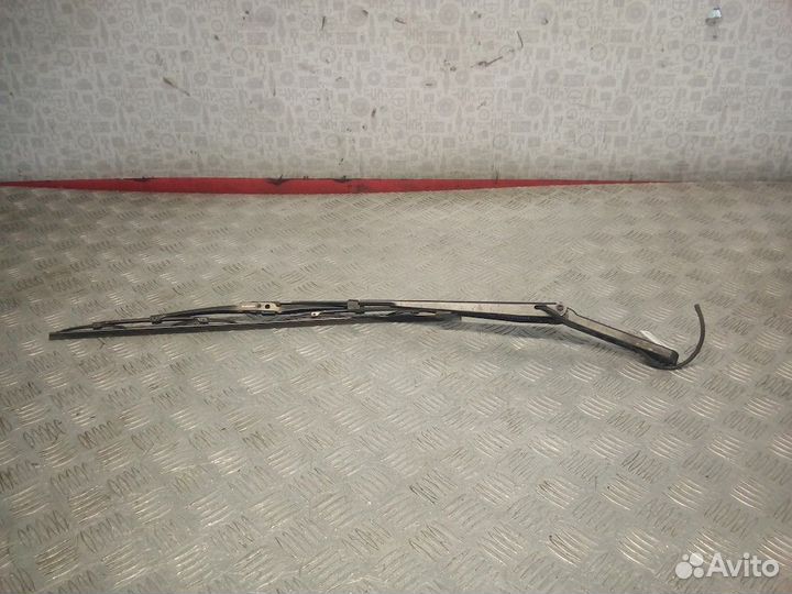 Щеткодержатель (поводок стеклоочистителя, дворник)