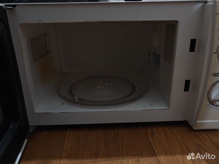 Микроволновая печь Elenberg