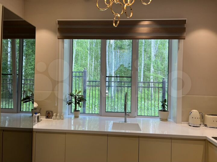 Коттедж 370 м² на участке 8 сот.