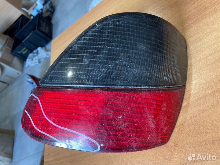 Задние фонарь заднее правое Peugeot 406