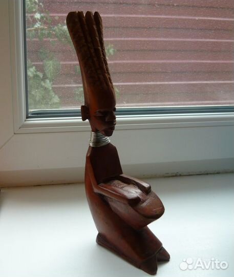Африканская статуэтка