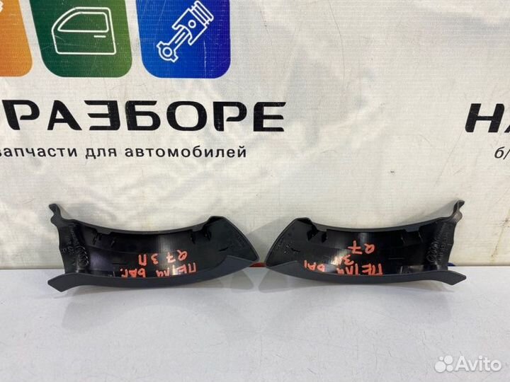 Накладка на петлю багажника Audi Q7 4MB cvmd 2017