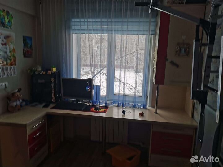 Угловой письменный стол б/у