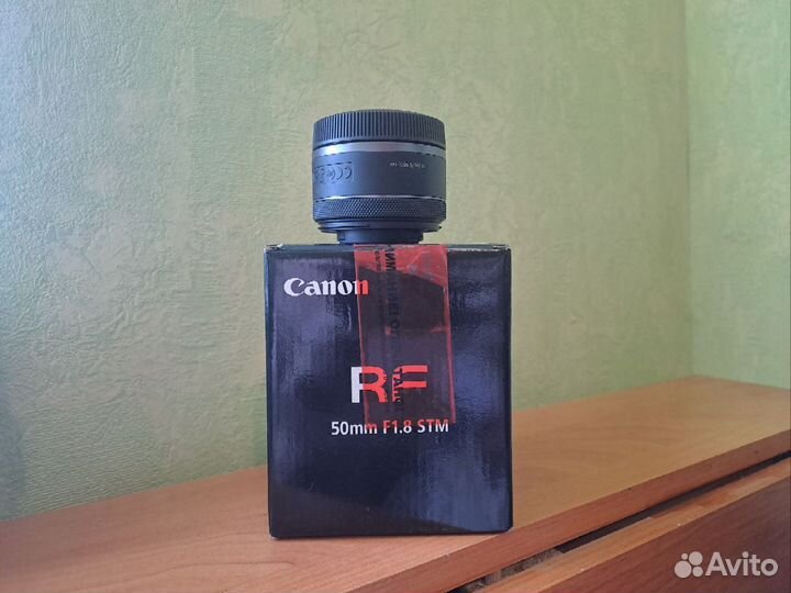 Объектив Canon RF 50mm F1.8 STM