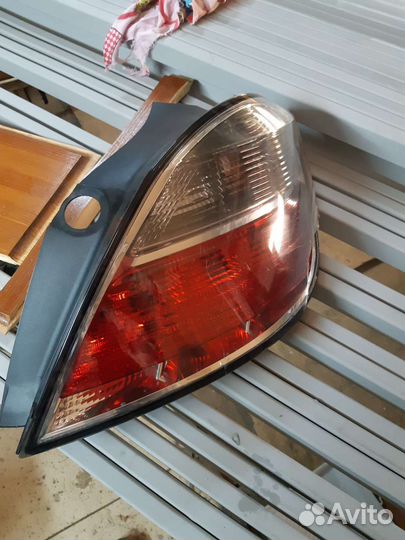 Фонарь задний правый Opel Astra H хэтчбек