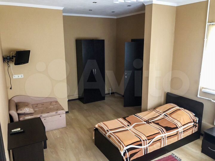 Комната 35 м² в 2-к., 1/2 эт.