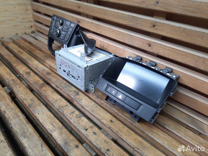 Магнитола Opel Astra J GTC 2012 13337222