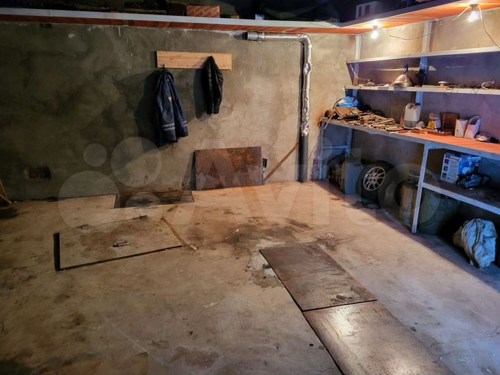 Гараж, > 30 м²