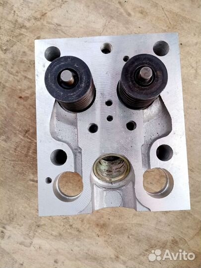 Голoвкa блoкa цилиндров Т-40
