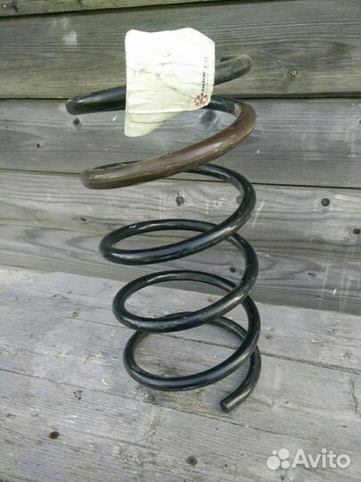 Продам переднюю пружину