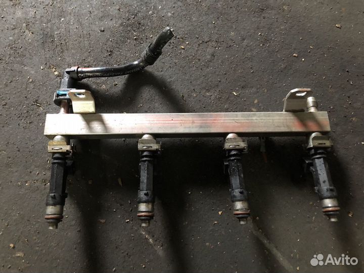 Топливная рампа Opel Astra J A14XER