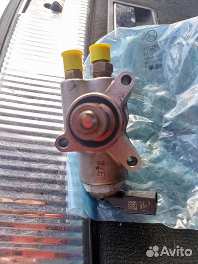 Насос топливный VAG Audi Q7 4.2 BAR