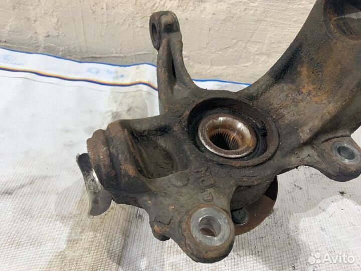 Кулак поворотный передний левый Ford Mondeo Iv