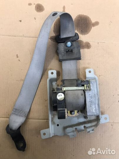 Ремень безопасности левый Mercedes W203 (2994)