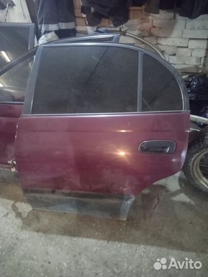 Запчасти на Тойота карина е