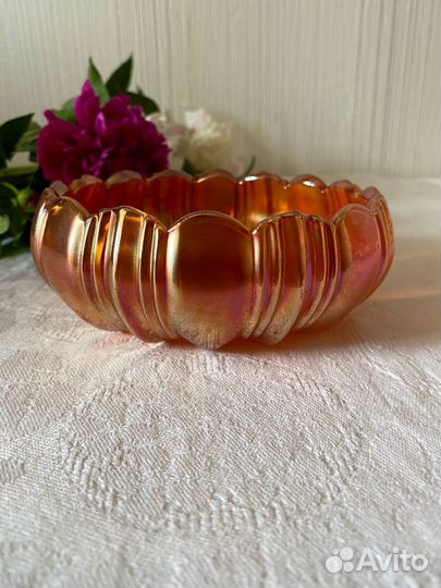 Антикварные вазы, карнавальное стекло