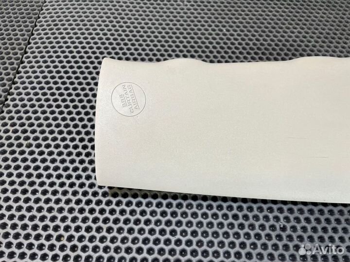 Обшивка стойки прав. перед. Toyota FJ cruiser