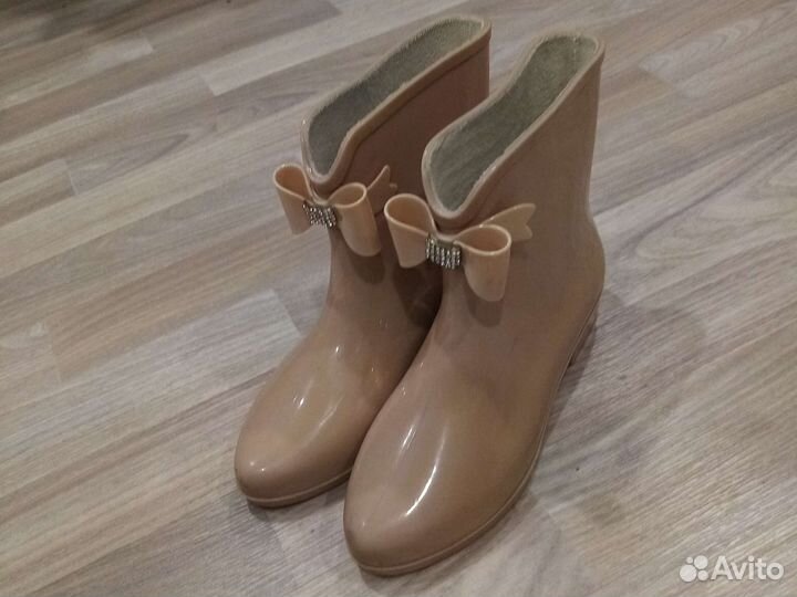 Резиновые сапоги