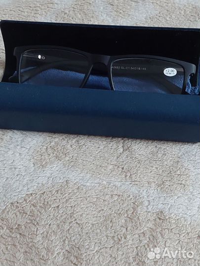 Очки для зрения +2 00 с футляром