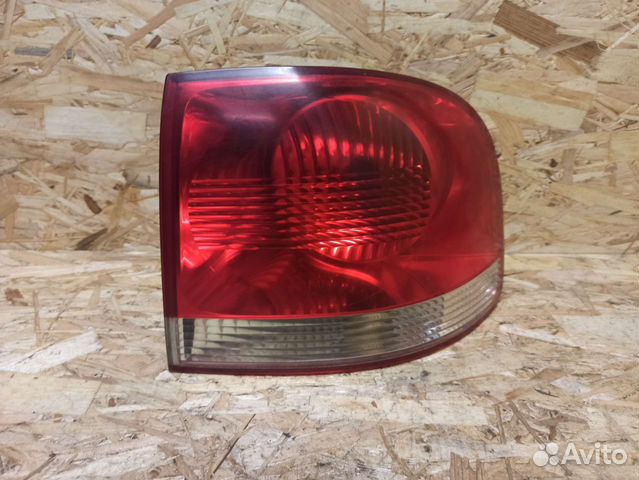 Фонарь задний правый Volkswagen Touareg 7L