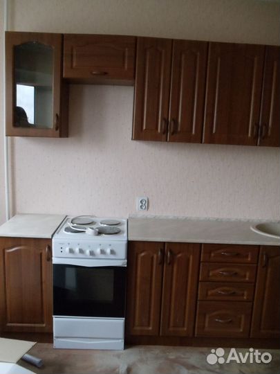 Кухня новая / орех