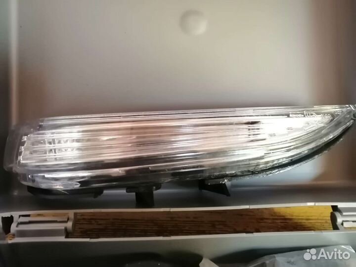 Поворотник в зеркало vesta