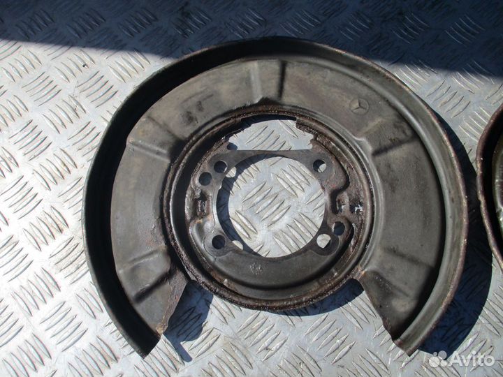 Пыльник тормозного диска Vw Crafter цена за шт