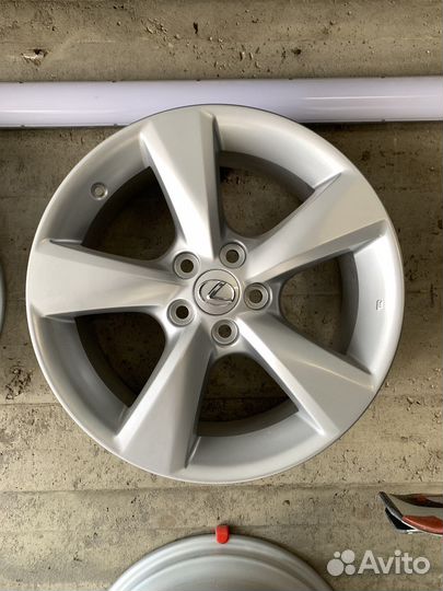 Диски литые r18 5x114.3 lexus rx