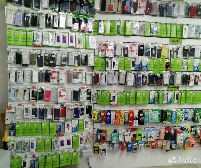 Чехлы и защитные стекла