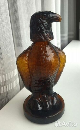 Бутылка коллекционная стеклянная