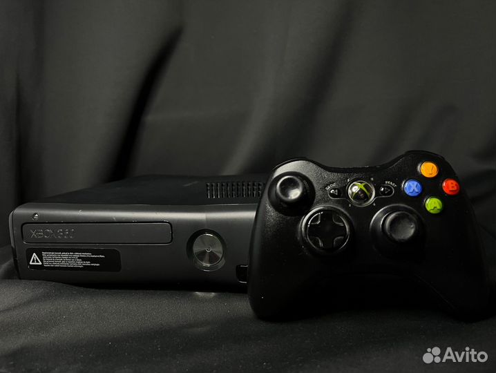 Xbox 360 Slim 250Gb + 750 Игр (Прошита)