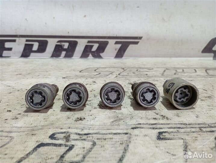 Болты секретки Audi Q5 8R 2.0 CNC 2012