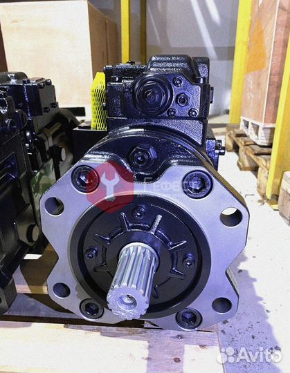 Основной насос Case CX210B