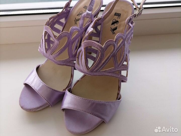 Босоножки р37