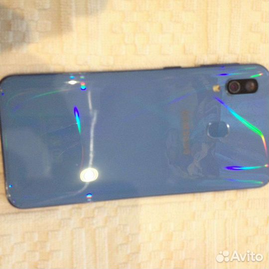 Телефон Samsung galaxy a40