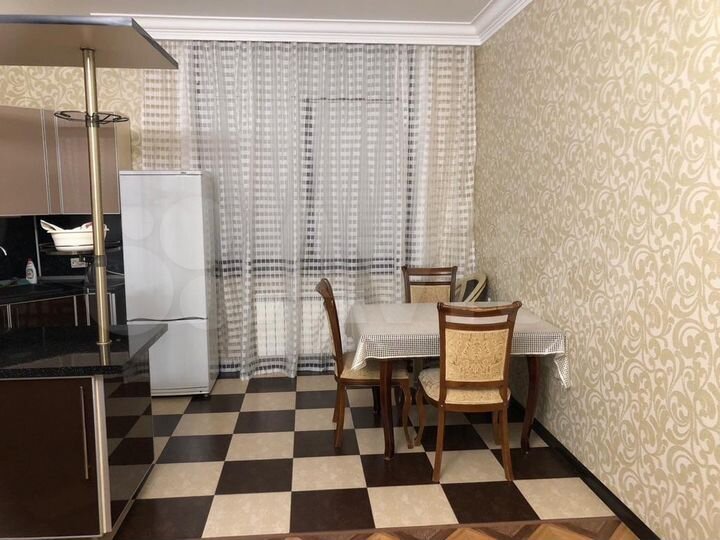 2-к. квартира, 73 м², 3/5 эт.