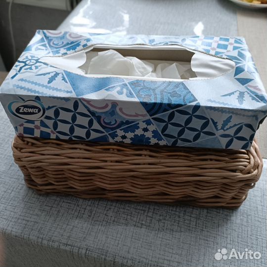 Корзина плетеная, чехол для салфеток