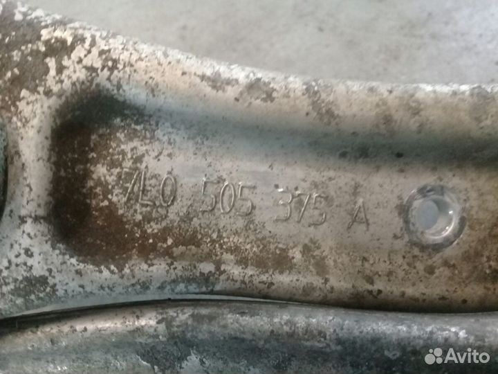 Рычаг подвески задний верхний Volkswagen Touareg 1