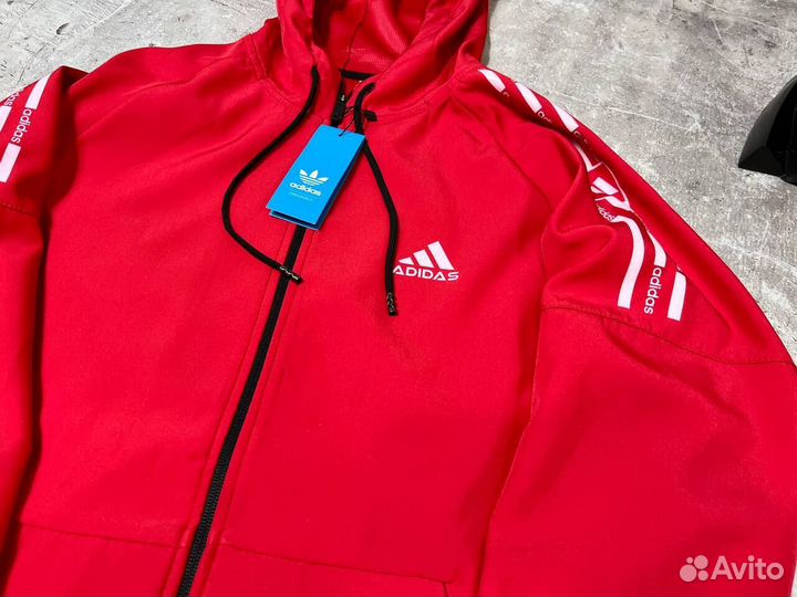 Спортивные костюмы Adidas