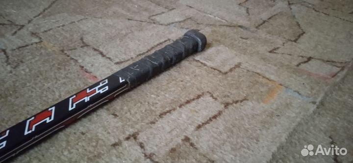 Клюшка для хоккея с шайбой. Дерево