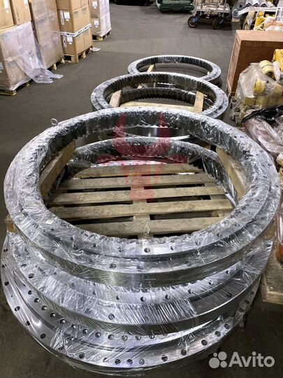 Поворотный круг Hyundai R130W-3 81E3-10010