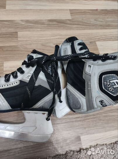 Коньки хоккейные