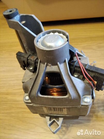 Электрический двигатель