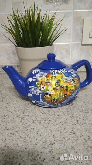 Заварочный чайник и чашка