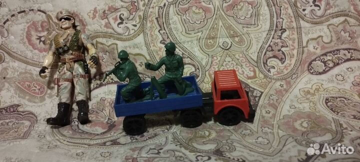 Игрушки разные