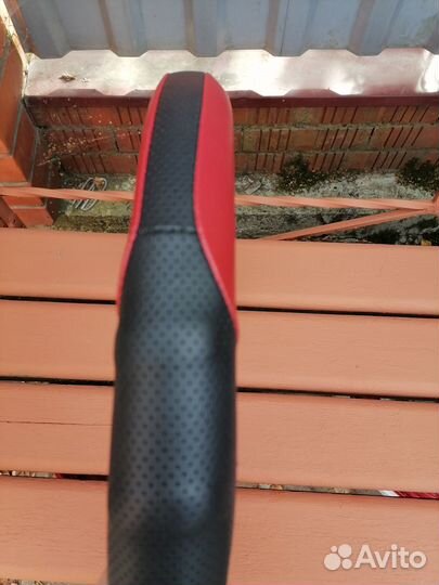 Оплётка/чехол на руль автомобиля