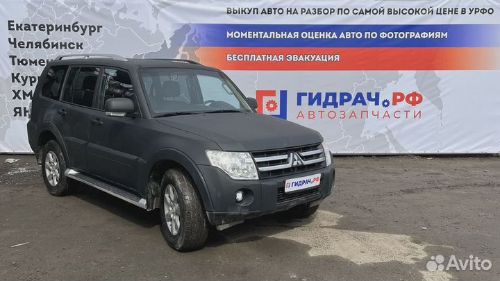 Кулак поворотный передний левый Mitsubishi Pajero (V90) 3870A021