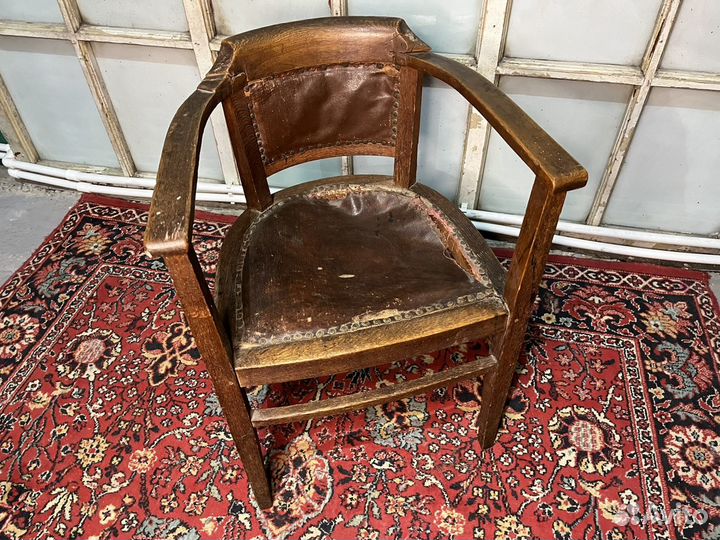 Старинное кабинетное кресло под реставрацию